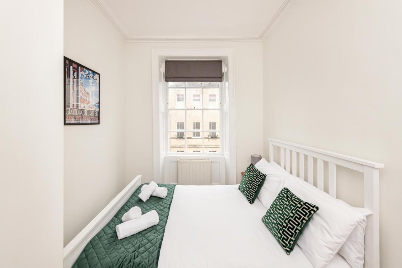 Stunning Georgian Apartment In Central 바스 외부 사진